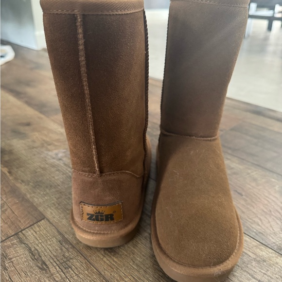 Brown Suede Shearling Boots - Picture 2 of 3